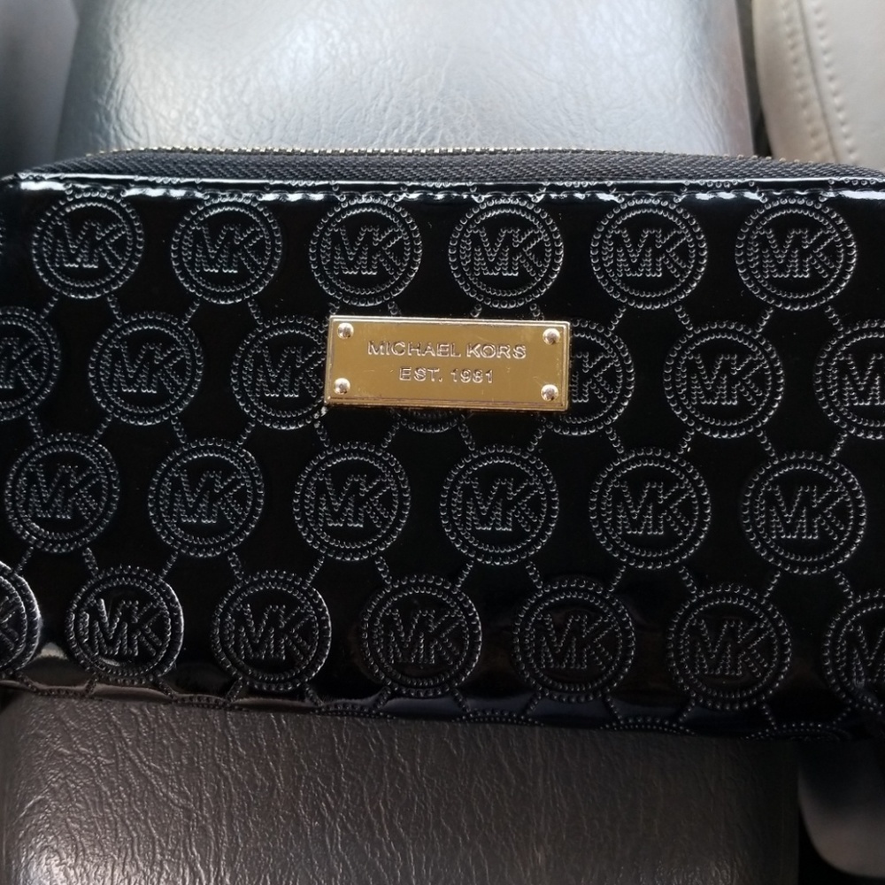 MK wallet